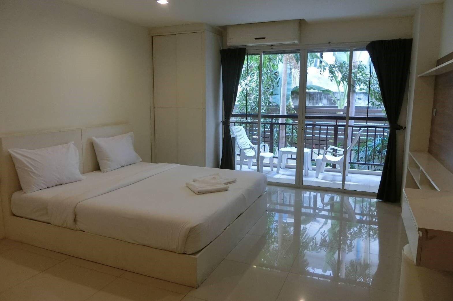 R-Con Sea Terrace Hotel Pattaya Kültér fotó